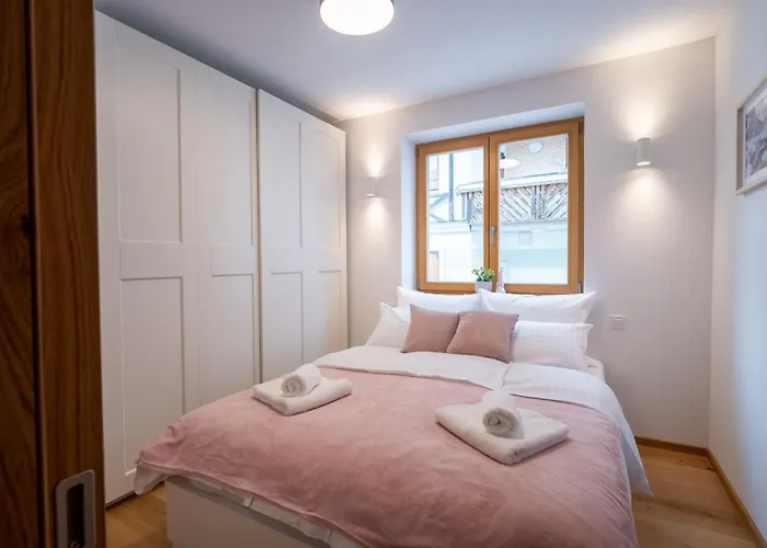 Alpine Ibex, Nordic House, - Center Apartment *